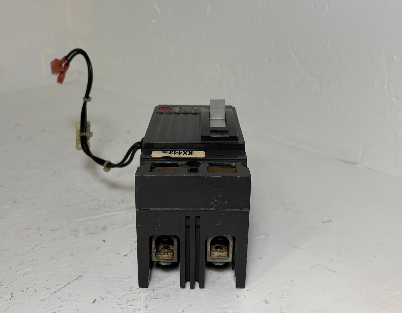 GE TED124125 125A 2 Pole Circuit Breaker w/ Shunt 480V General Electric 125 Amp (EM5439-1)