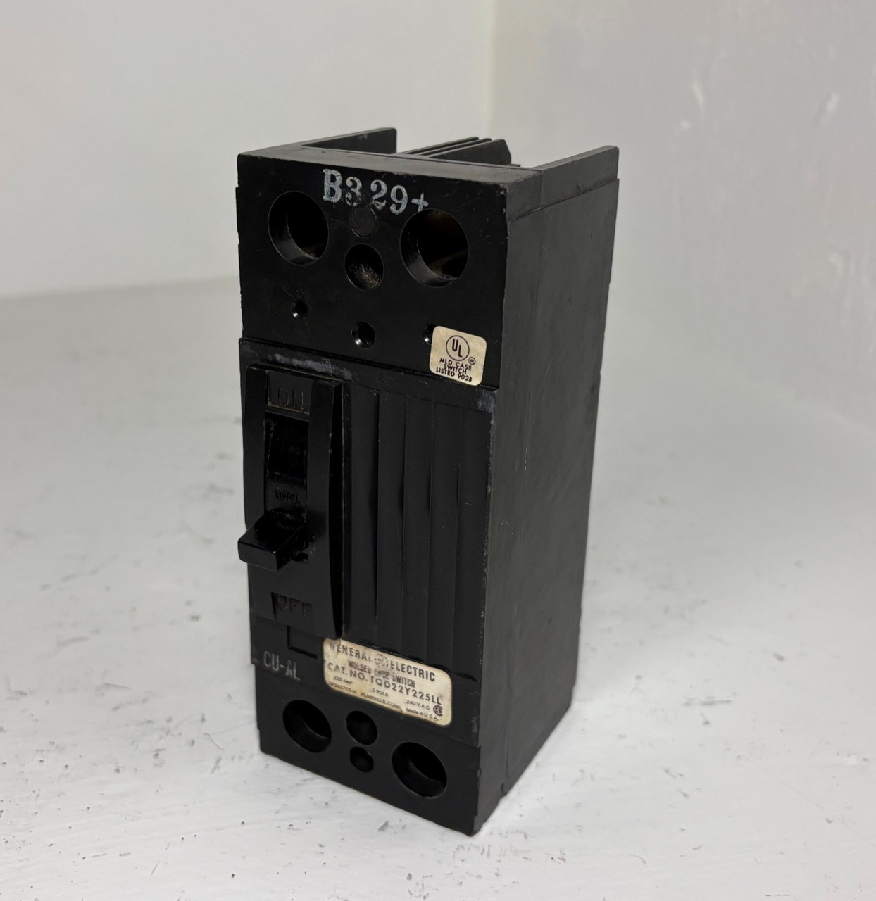 GE TQD22Y225LL 225A 2 Pole Molded Case Switch 2P 240V 225 Amp General Electric (EM5443-1)