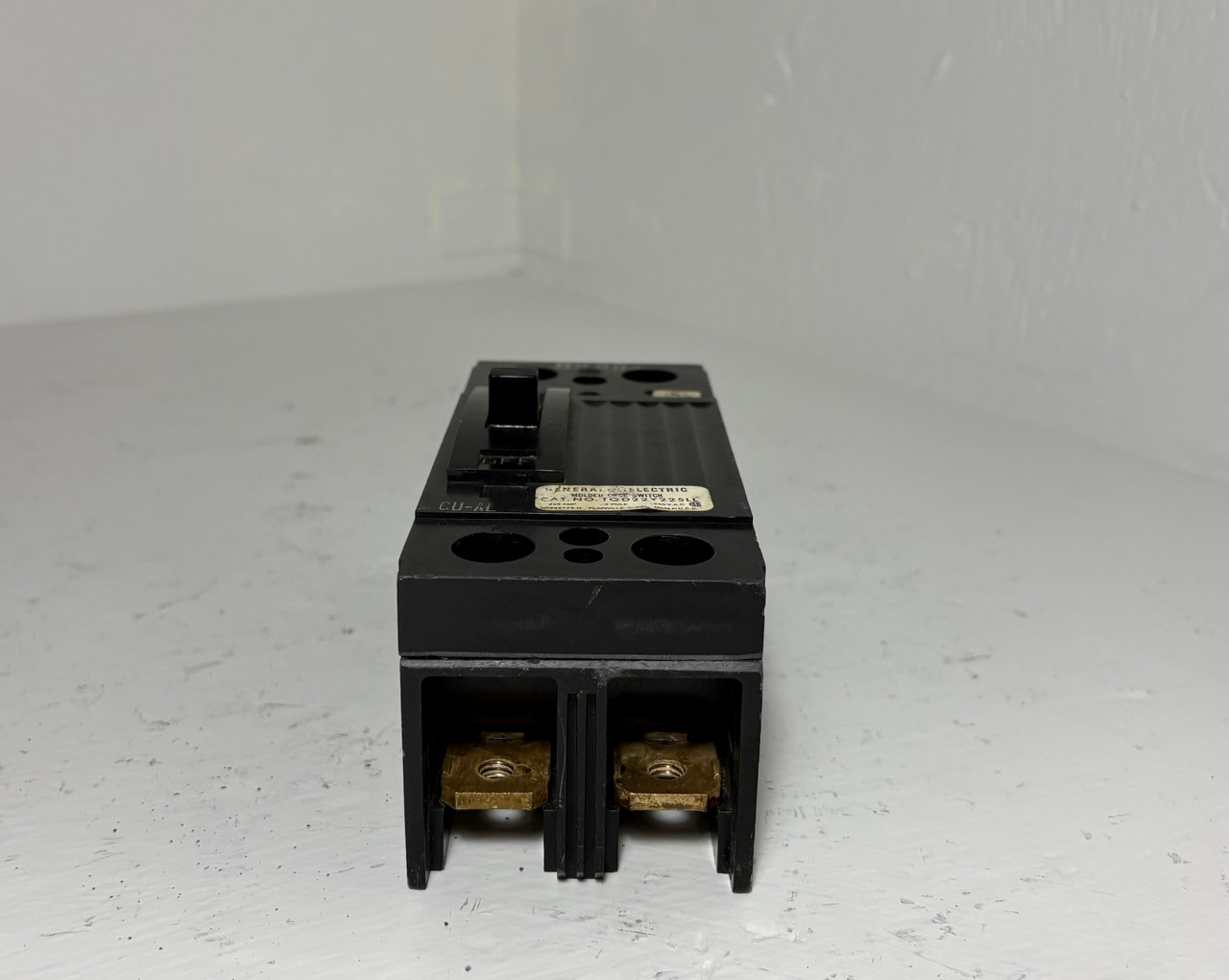 GE TQD22Y225LL 225A 2 Pole Molded Case Switch 2P 240V 225 Amp General Electric (EM5443-1)