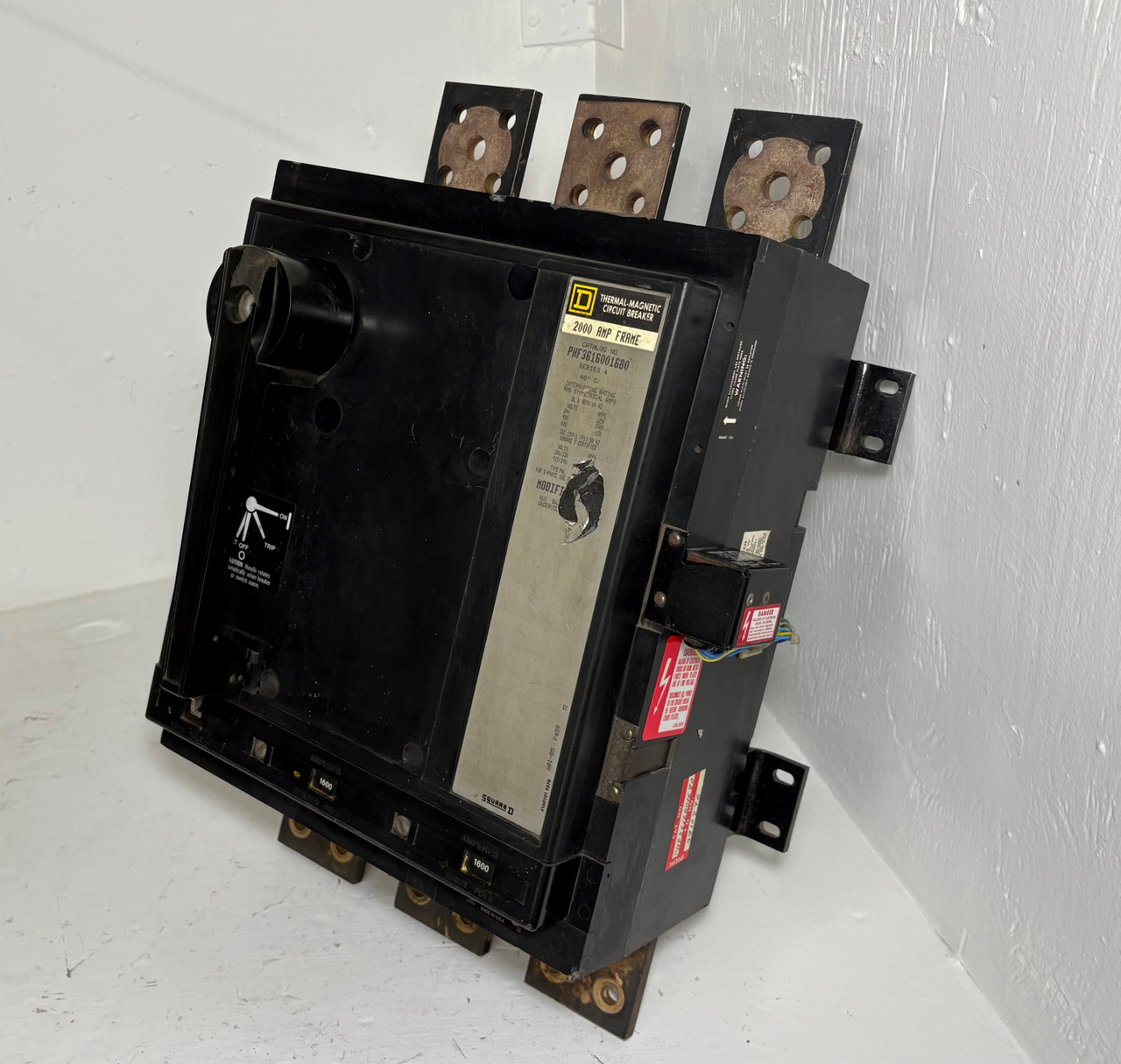 Image of Square D PHF3616001680 2000A Breaker w/ 1600 Amp Trip Aux & UVR PAL PHF 600V 3P