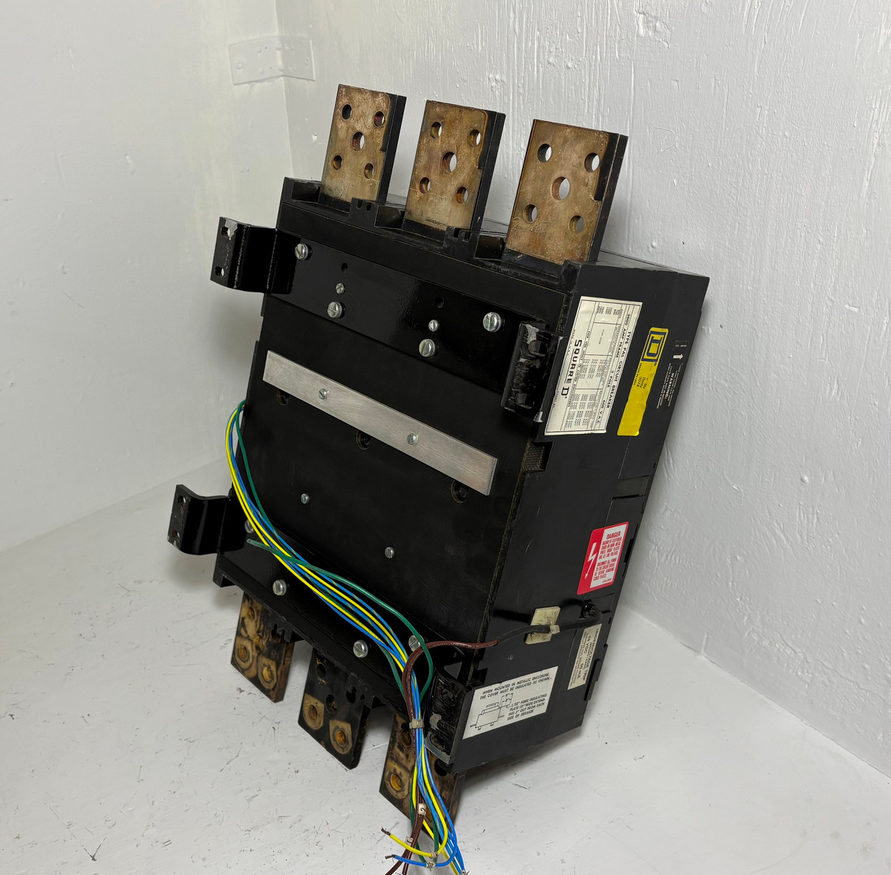 Square D PHF3616001680 2000A Breaker w/ 1600 Amp Trip Aux & UVR PAL PHF 600V 3P (EM5445-1)