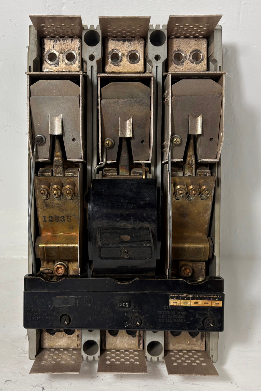 I-T-E HP3F160 1600A Circuit Breaker w 1200 Amp Trip HP3-F160 600V 3P ITE Siemens (EM5448-1)