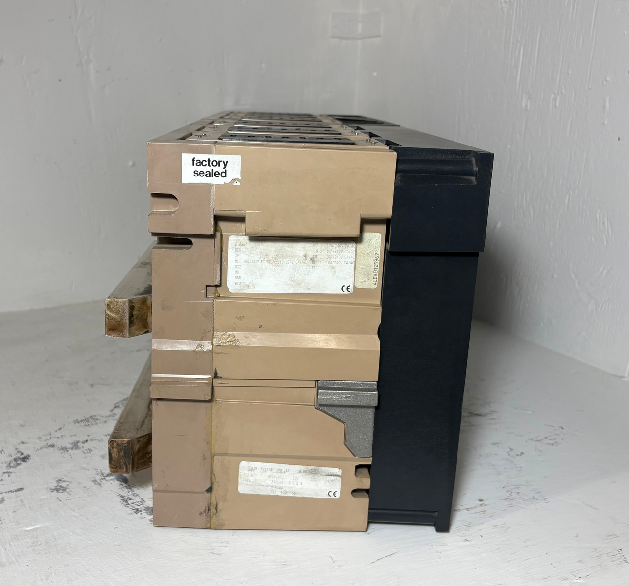Merlin Gerin MP40H1 4000A Masterpact Circuit Breaker w 4000 Amp Plug & Shunt LSI (EM5449-2)