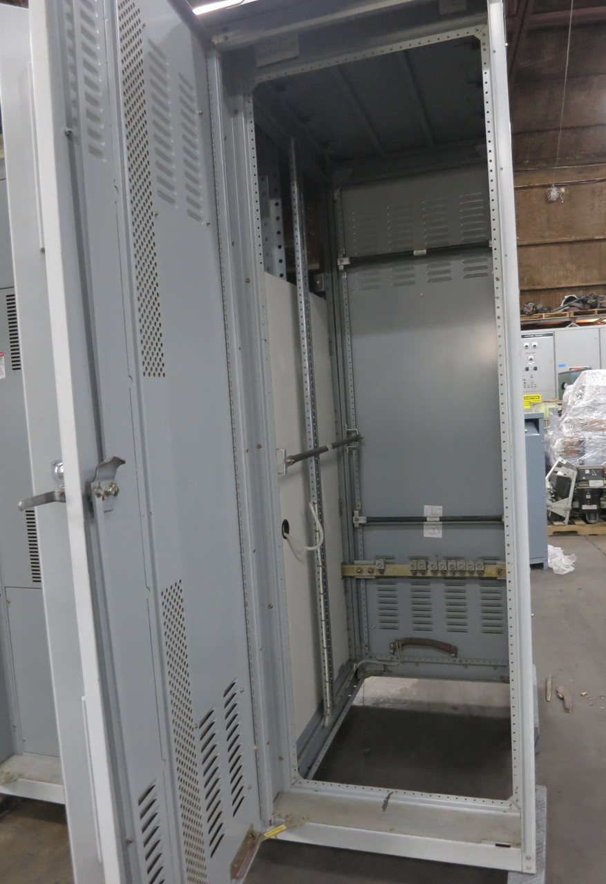 GE 3000A 480V Switchgear SSF30G330 Power Break II Breaker 3PH 4W EntelliGuard 3R (DW7095-1)