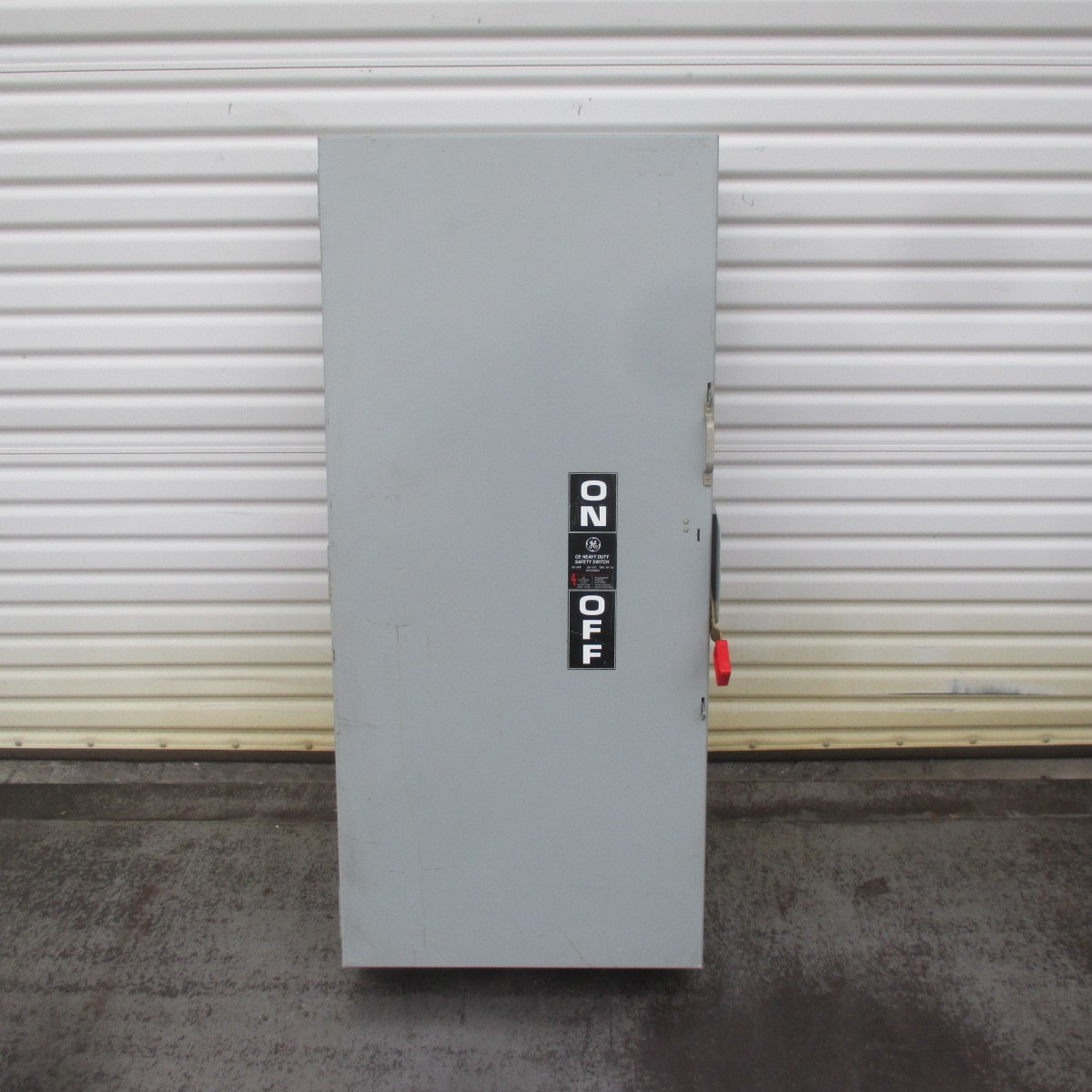 General Electric GE TH4325 400A Model 9 240V Heavy Duty Fusible Safety Switch 4W (AH0561-1)