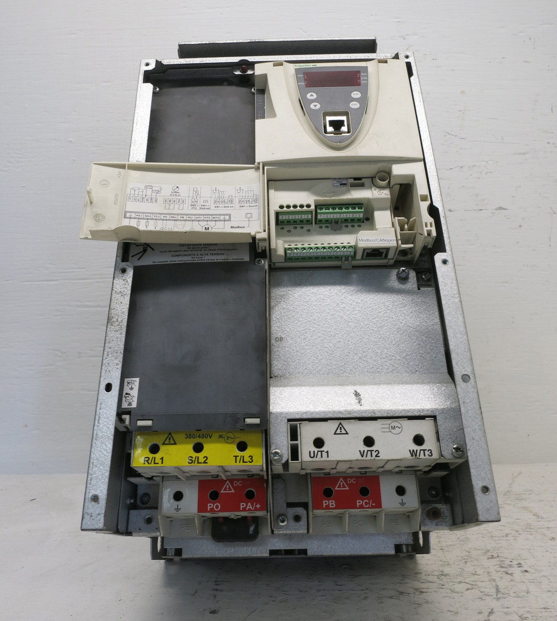 Telemecanique ATV71HD22N4Z Altivar 71 AC VS Drive 30 HP 22kW 480V ATV71-HD22N4Z (DW7117-1)