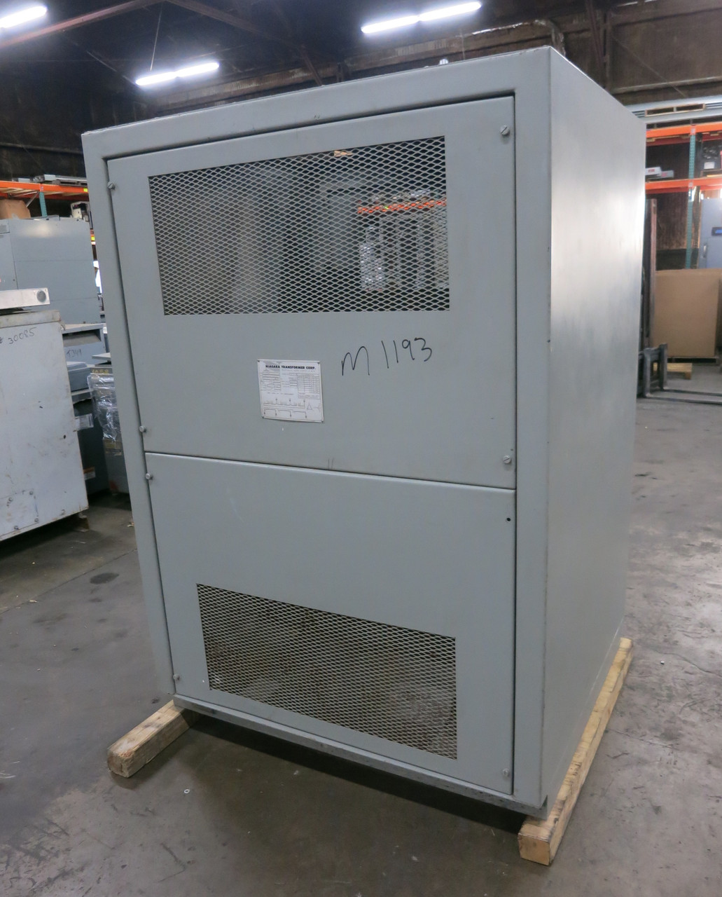 Niagara 500 kVA 4160 Delta to 208Y/120 V 3PH Dry Type Transformer 4160V 208 (DW7126-1)