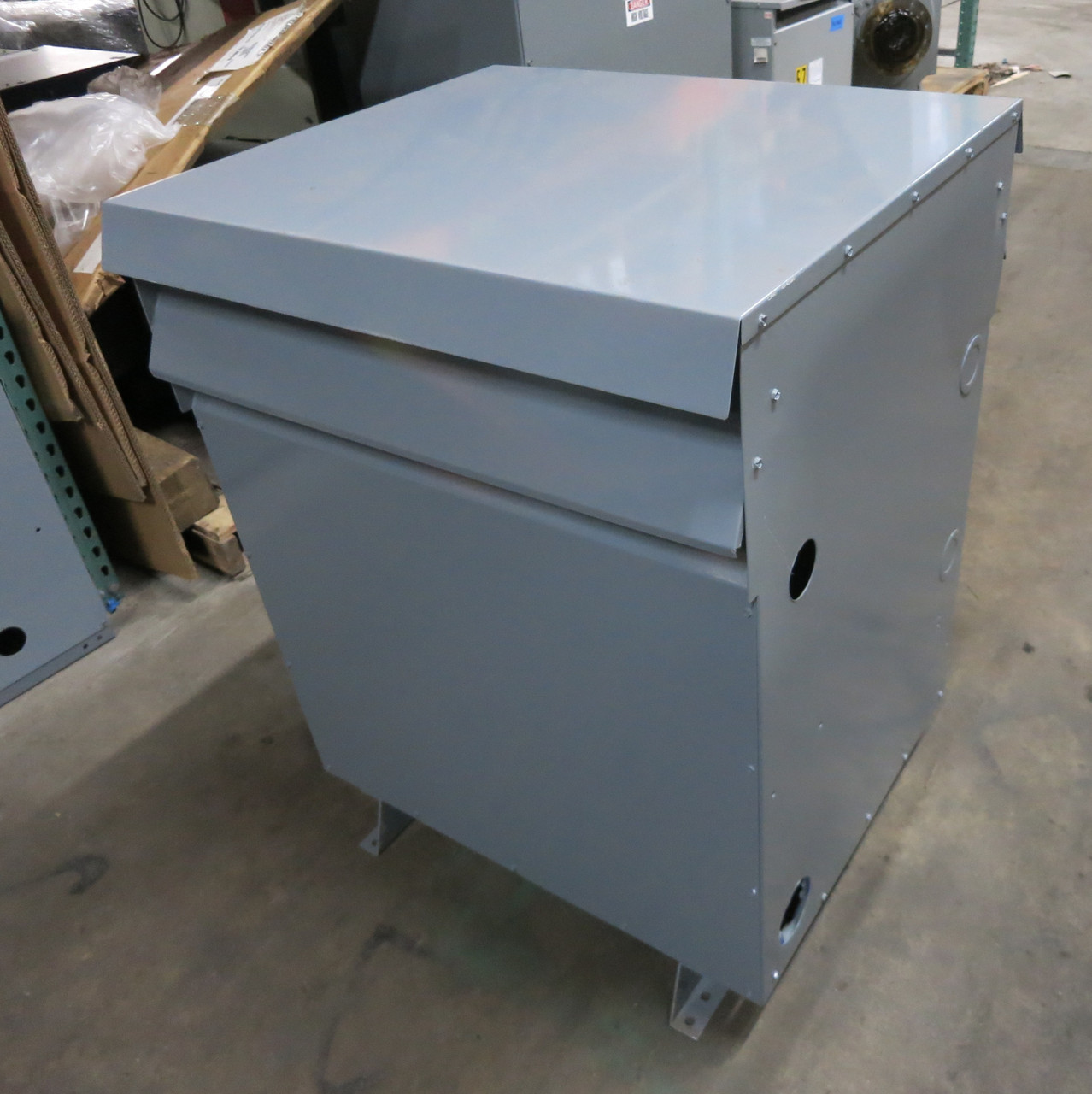 Hammond 145 kVA 460 Delta - 460Y/266 V 3PH Isolation Transformer DM145JJ 460V 3R (DW7125-1)