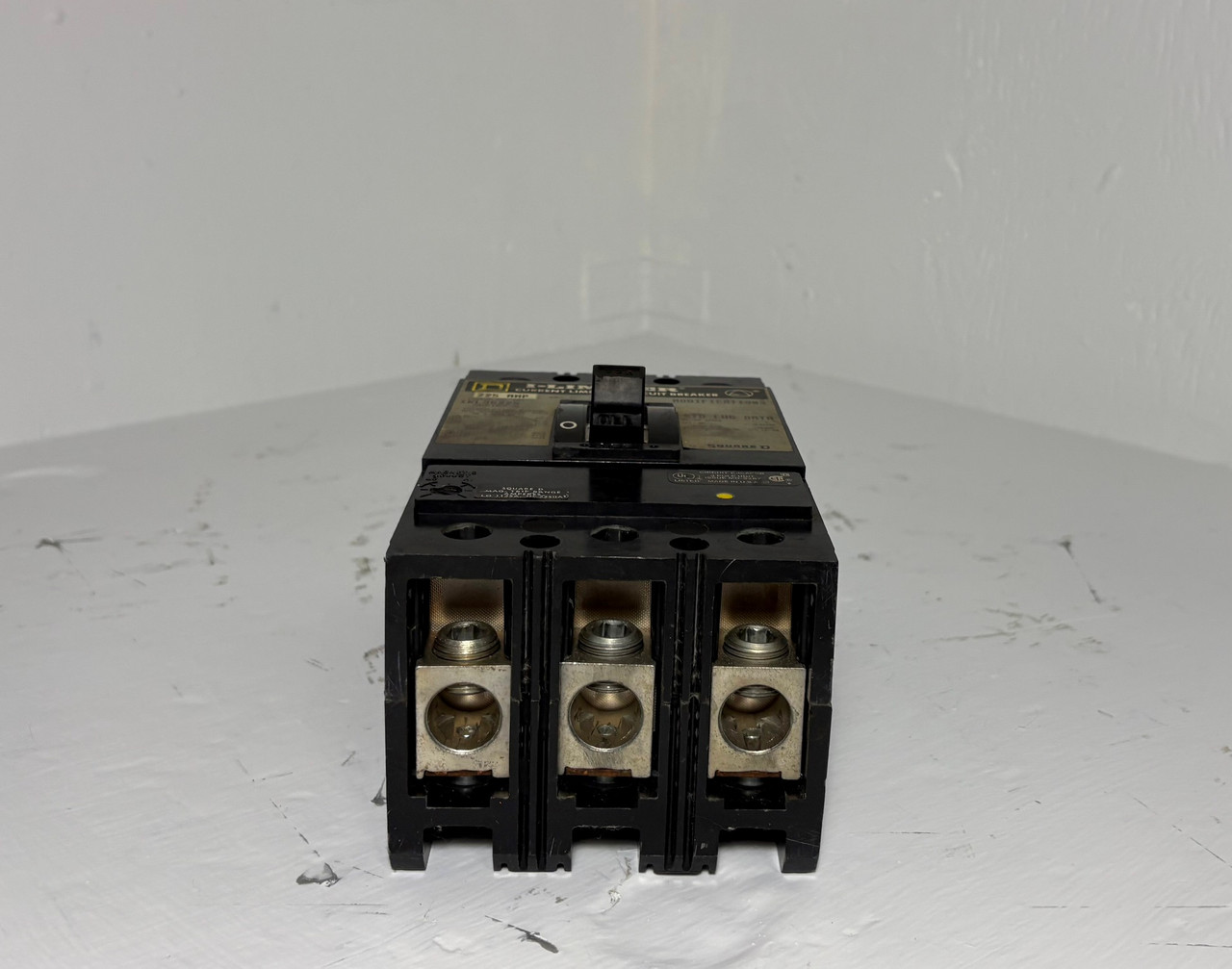 Square D IKL36225 225A I-Limiter Circuit Breaker Type IK6L 600V 3 Pole 225 Amp (EM5461-3)