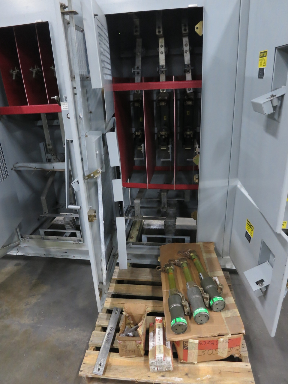 NEW 5kV Switchgear Fusible Load Interrupter Switch 600A Auto Jet S&C 5 kV 4.16kV (DW7150-1)