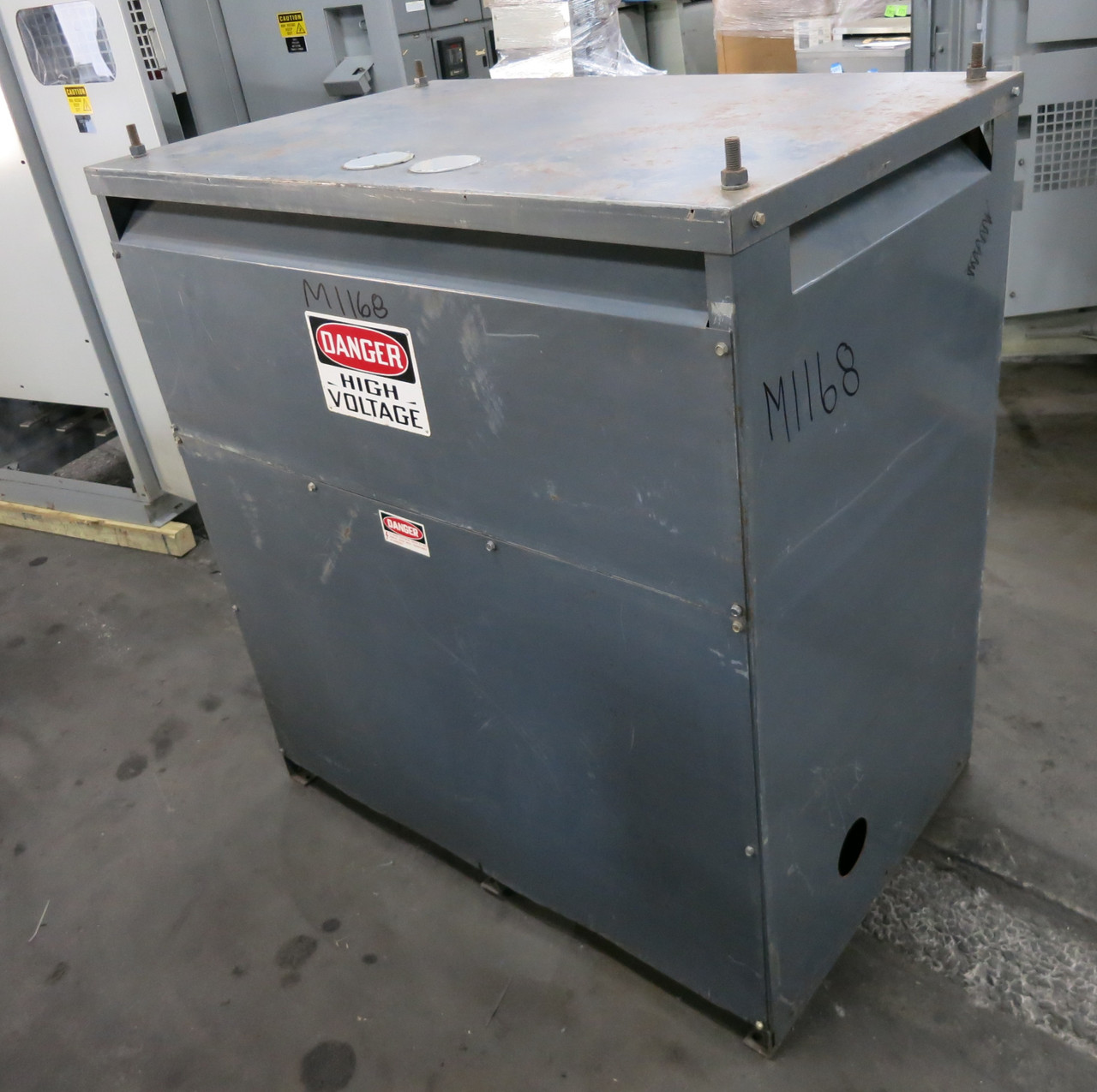 Square D 225 kVA 4800 Delta to 208Y/120 V 3PH Dry Type Transformer 4800V 208 (DW7147-1)