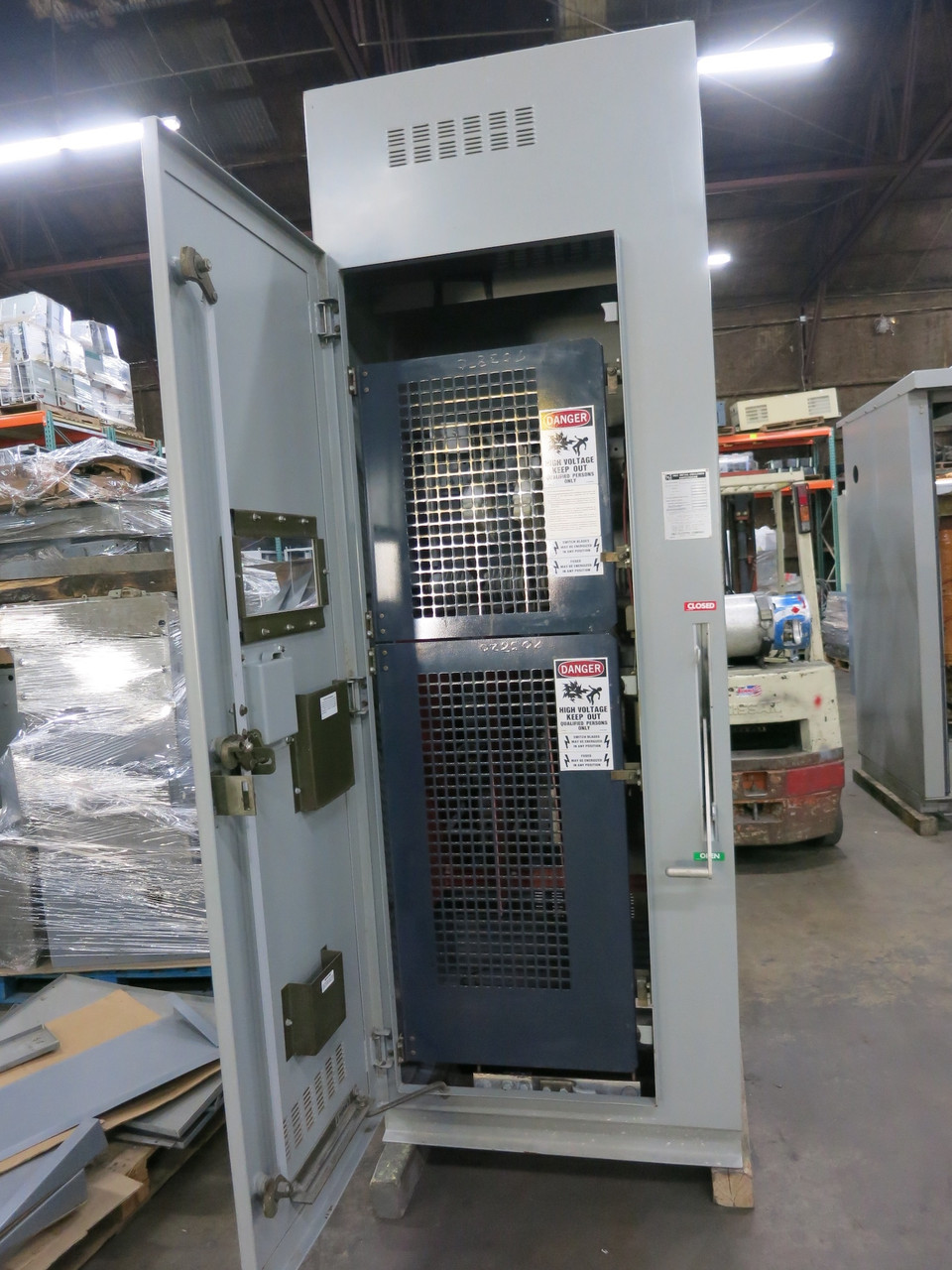 S&C 5 kV 200A Fusible Load Interrupter Switch 200 Amp 255410R1 Mini-Rupter 4160V (DW7162-1)