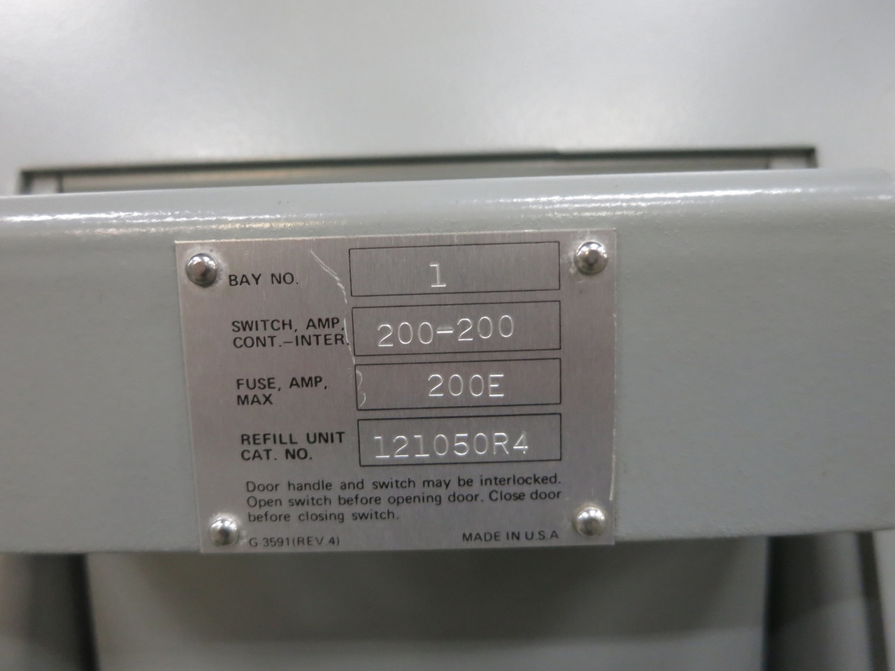 S&C 5 kV 200A Fusible Load Interrupter Switch 200 Amp 255410R1 Mini-Rupter 4160V (DW7162-1)