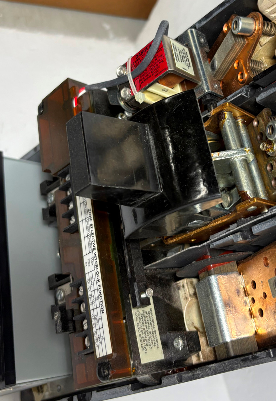 GE TKH8S 800A Hi-Break LSIG Circuit Breaker w/ 800 Amp Plug 3P General Electric (EM5468-1)