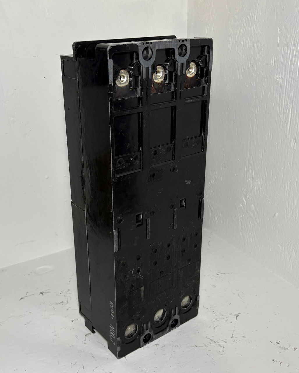 GE TKH8S 800A Hi-Break LSIG Circuit Breaker w/ 800 Amp Plug 3P General Electric (EM5468-1)