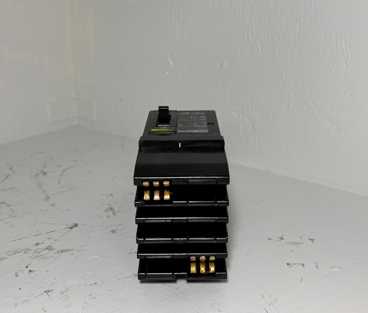 NEW Square D I-Line HDA261505 150A HD 150 PowerPact 2P Breaker HD150 150 Amp NNB (EM5472-1)