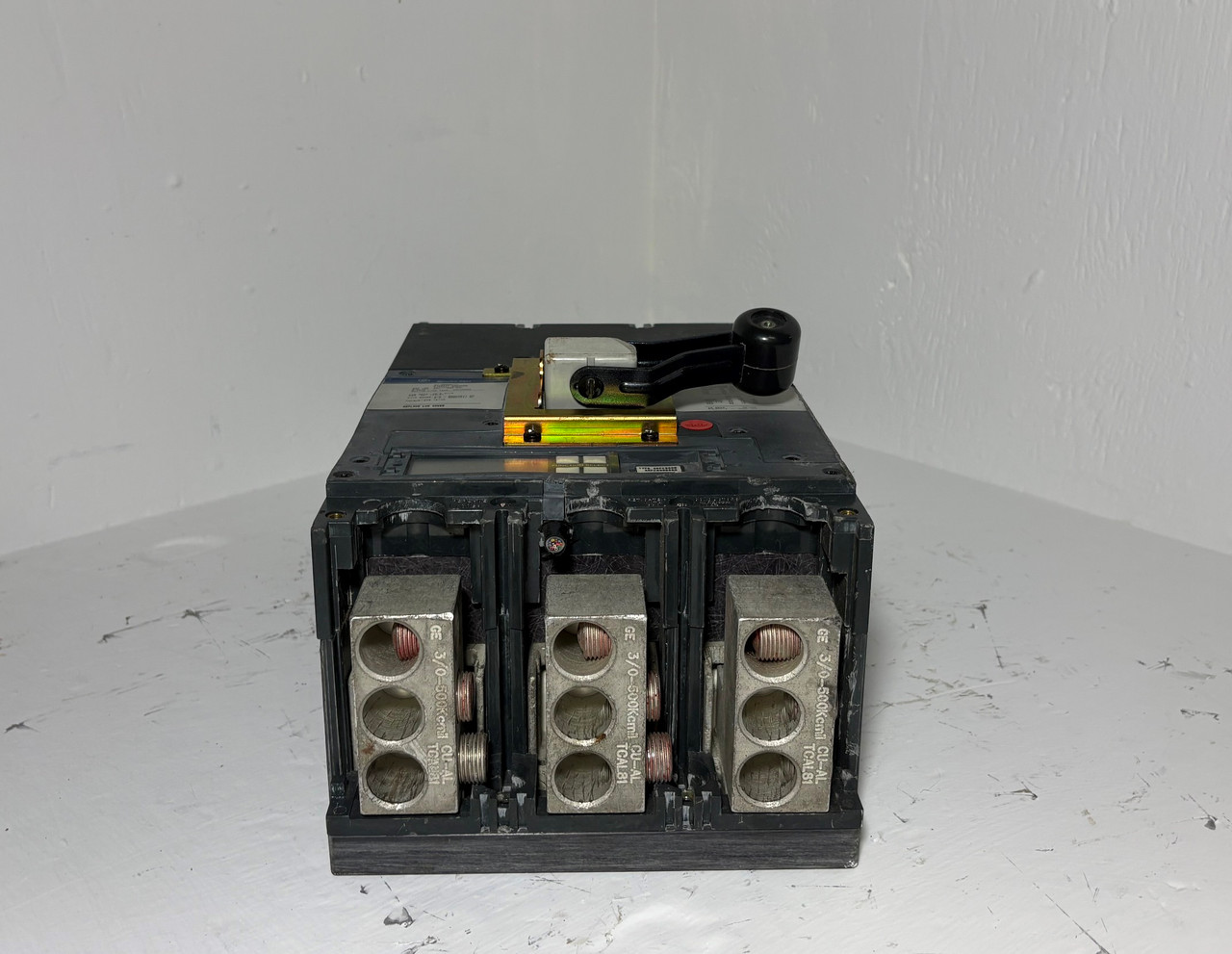 GE SKHB36DC0800 800A Circuit Breaker w/ 800 Amp Plug & Aux 3P General Electric (EM5473-1)