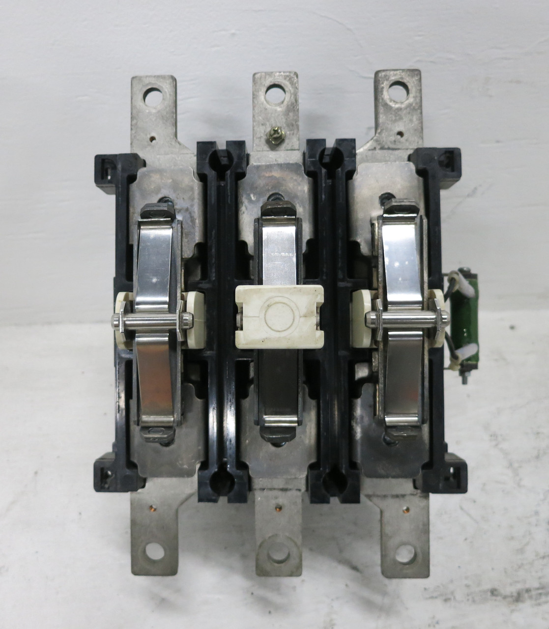 ABB EH550C-QL Motor Contactor EH-550 800A 400 HP @ 480V 125 VDC Coil EH550 SK827 (DW7178-1)