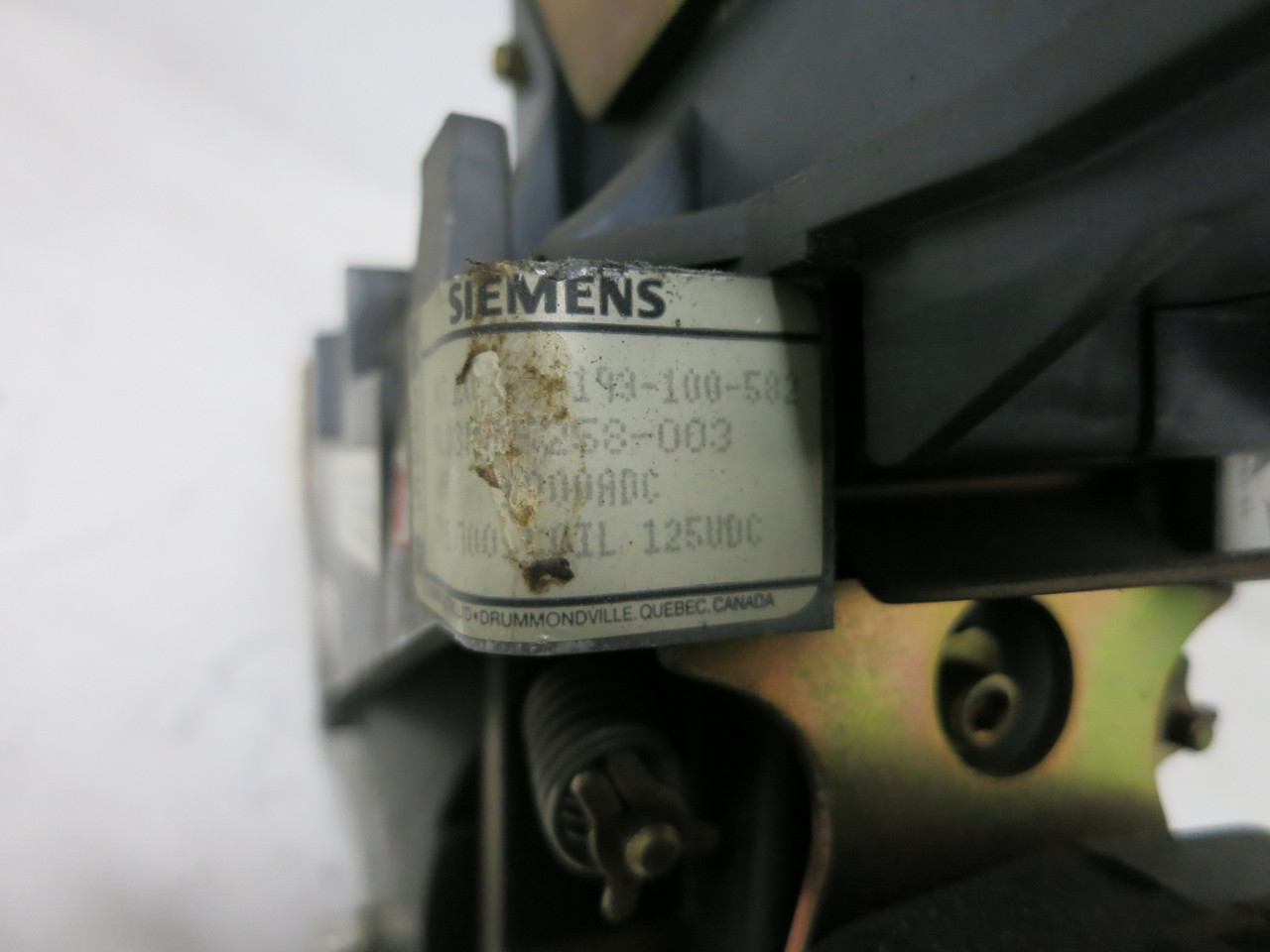 Siemens 14-193-100-582 DC Contactor 125 VDC Coil 14-183-324-501 Type 700 1000A (DW7180-1)