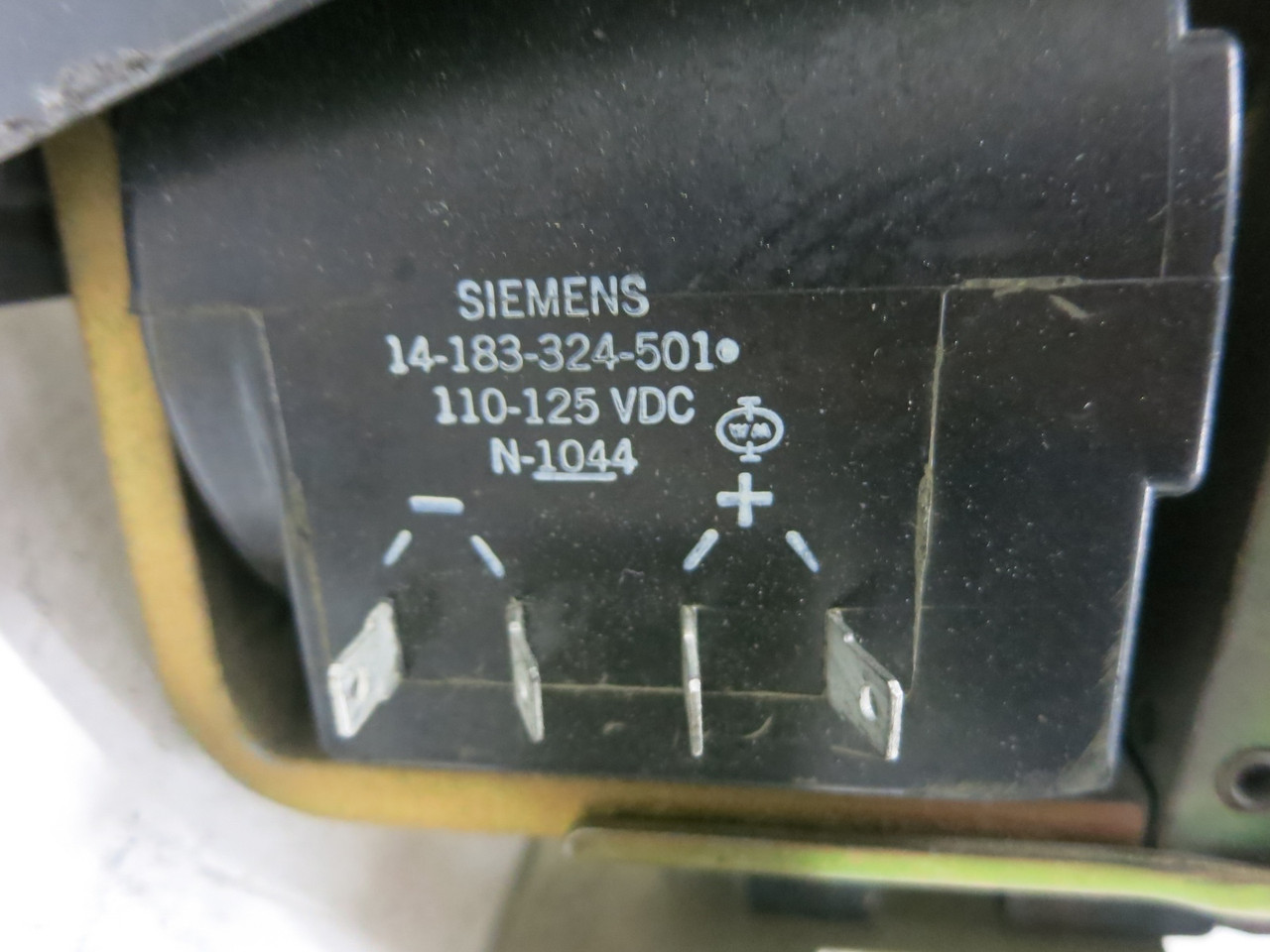 Siemens 14-193-100-582 DC Contactor 125 VDC Coil 14-183-324-501 Type 700 1000A (DW7180-1)