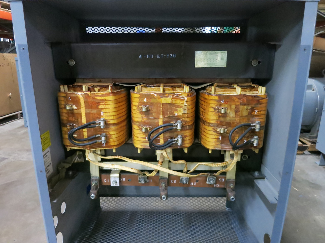 Hevi Duty 175 kVA 460 Delta - 460Y/266 V 3PH Dry Type Transformer DT651H175 460V (DW7198-1)