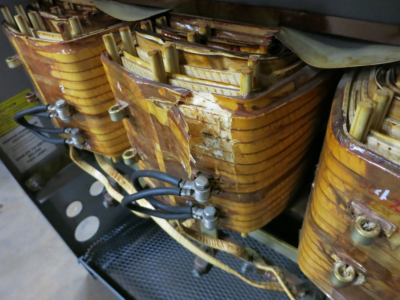 Hevi Duty 175 kVA 460 Delta - 460Y/266 V 3PH Dry Type Transformer DT651H175 460V (DW7198-1)