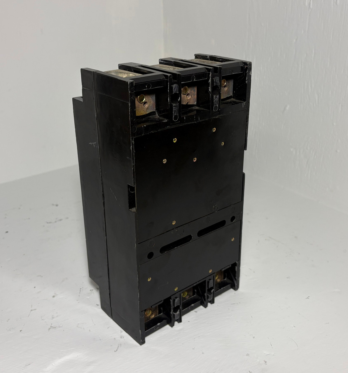 Square D LAL36200 200A Circuit Breaker Black 480/600V Type LAL 3 Pole 200 Amp (EM5493-1)