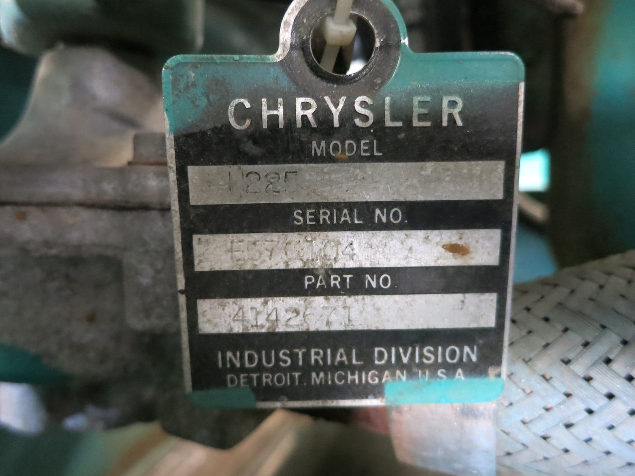 Onan 25 kW Generator 3PH LPG Genset Chrysler H225 Engine Transfer Switch 22 Hrs (DW7206-1)