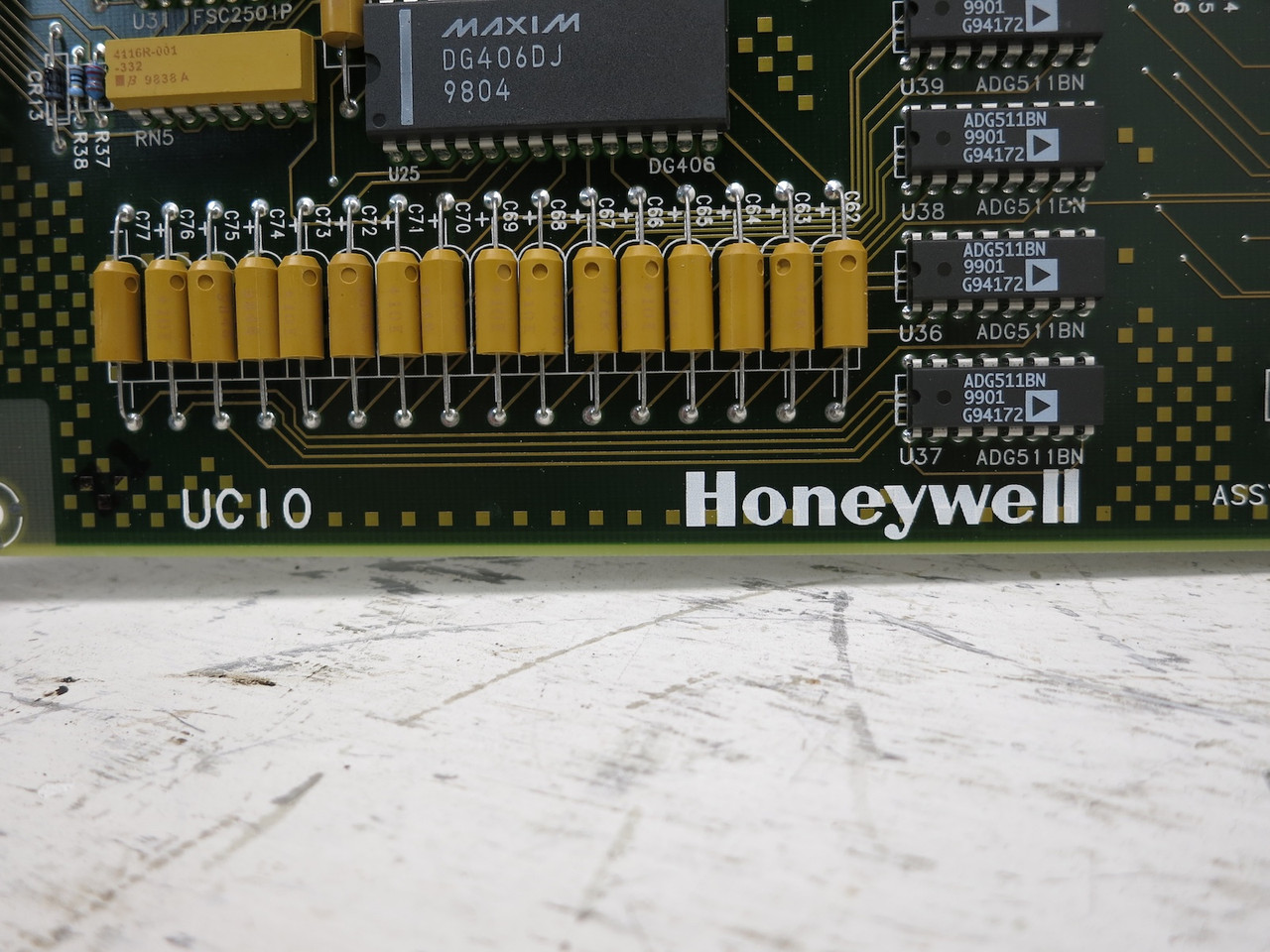 Honeywell UCIO 51305406-100 I/O PLC Module Board Universal IO Card UC10 (DW7211-4)