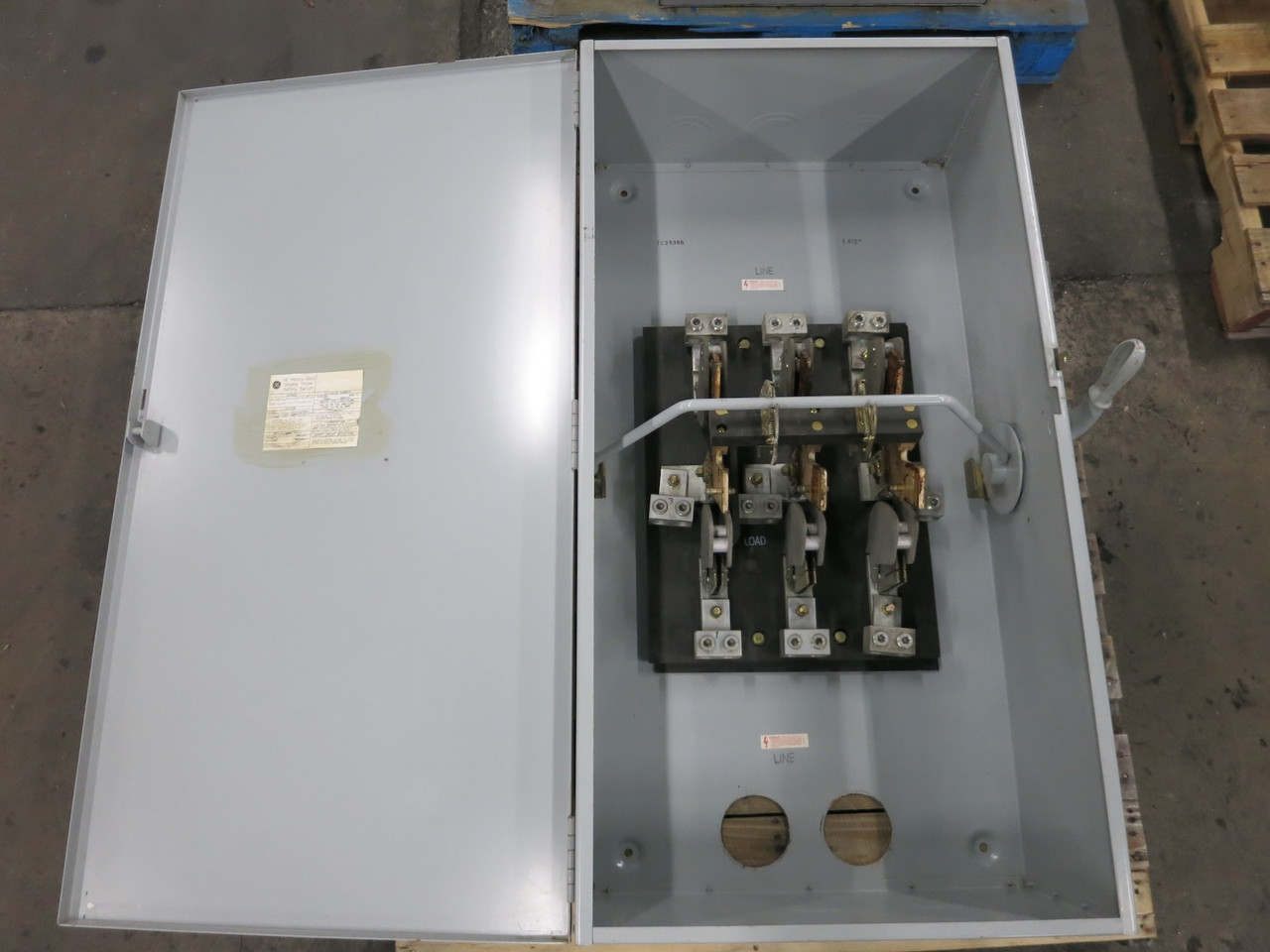 GE TC35366 600A 600V Double Throw Safety Switch 600 Amp Manual Transfer 480V 8 (DW7219-1)
