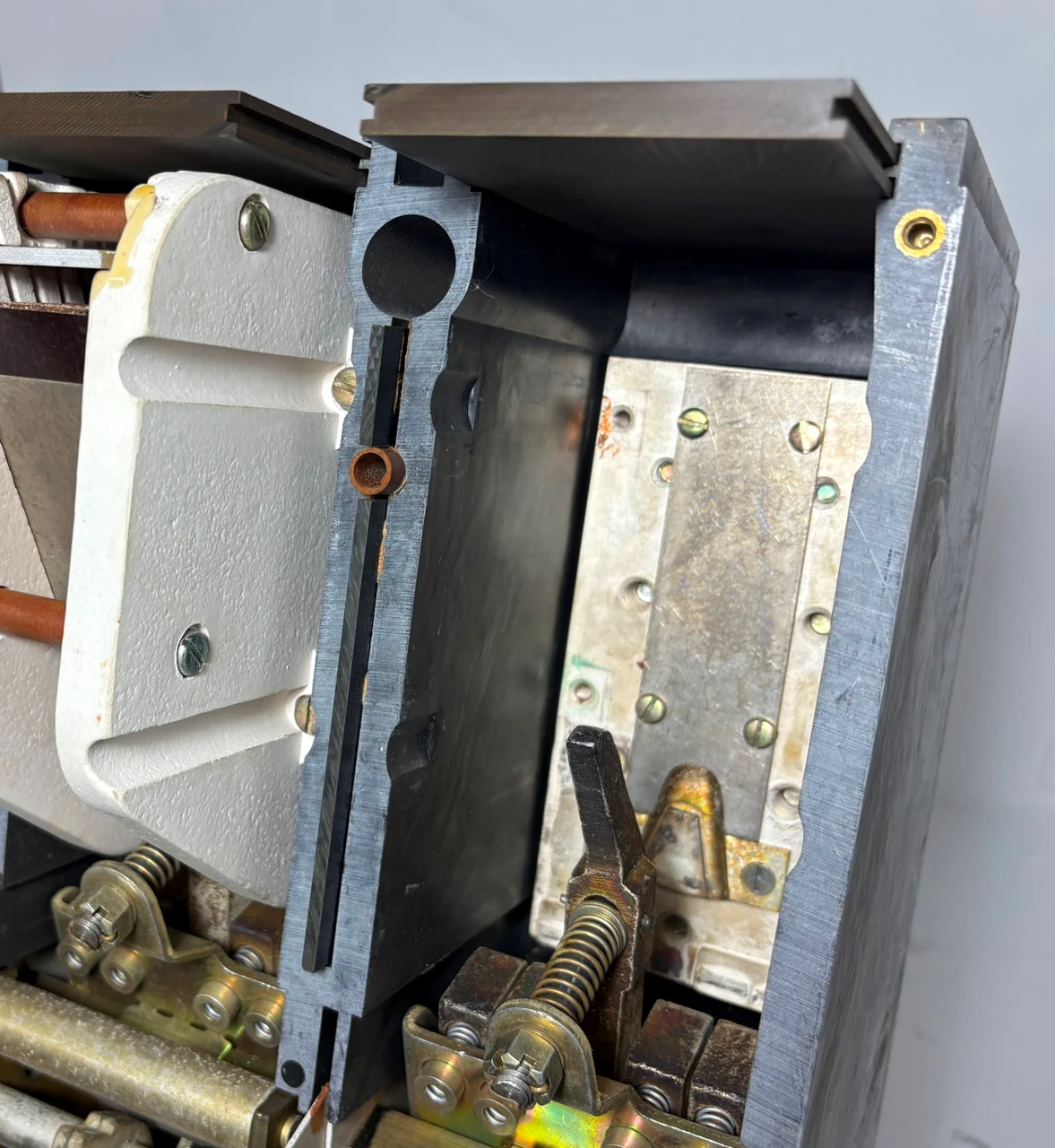 Westinghouse PA32000F 2000A Circuit Breaker w/ 1200 Amp Trip PA Frame PA31200 (EM5501-1)