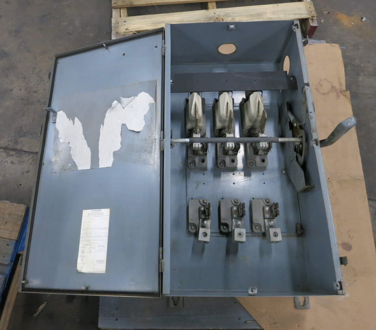 Cutler Hammer 4105H2315H 400A 600V Fusible Safety Switch Disconnect 400 Amp (DW7227-1)