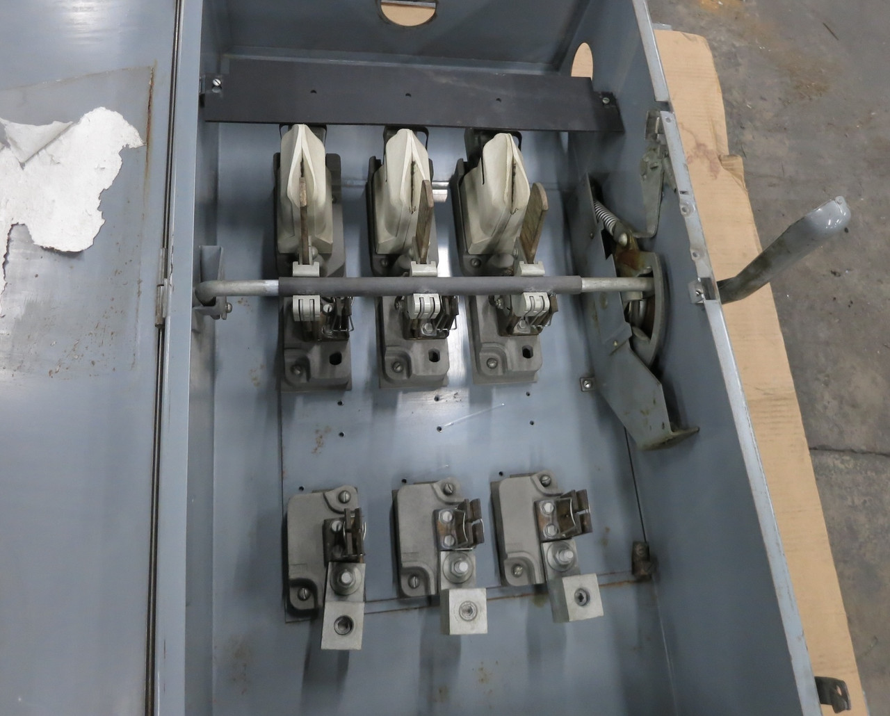 Cutler Hammer 4105H2315H 400A 600V Fusible Safety Switch Disconnect 400 Amp (DW7227-1)