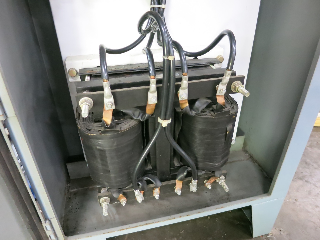 Square D Size 5 Reduced Voltage Motor Soft Starter 200 HP Autotransformer 250A (DW7251-1)