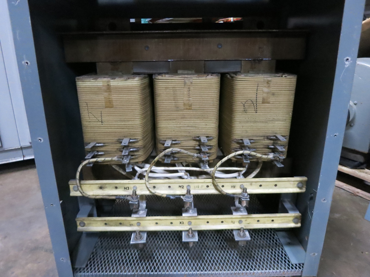 GE 112.5 kVA 480 Delta to 480 Delta V 3PH Transformer 9T48Y1084 480V (DW7257-1)