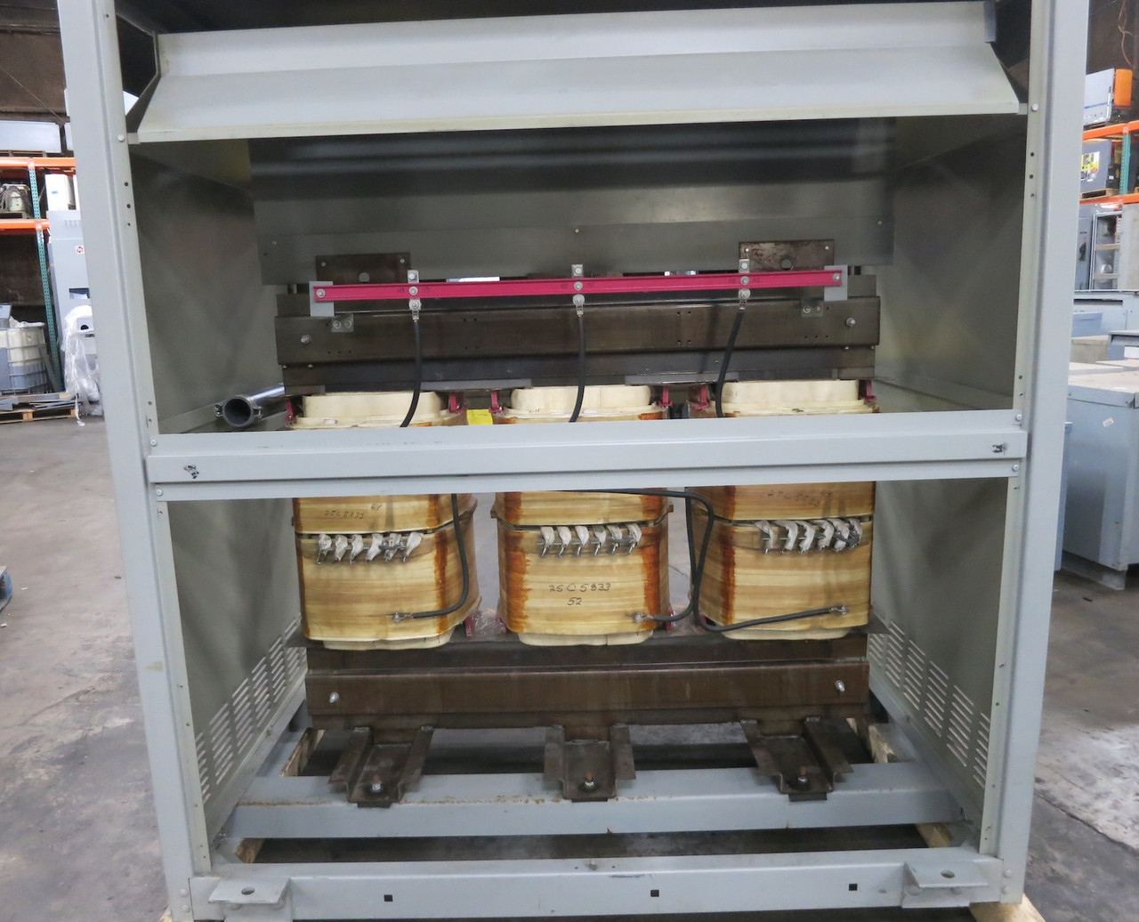 GE 880 kVA 2300 Delta to 460Y/266 V 3PH Dry Type Transformer 9T25C5833 2300V 460 (DW7276-1)