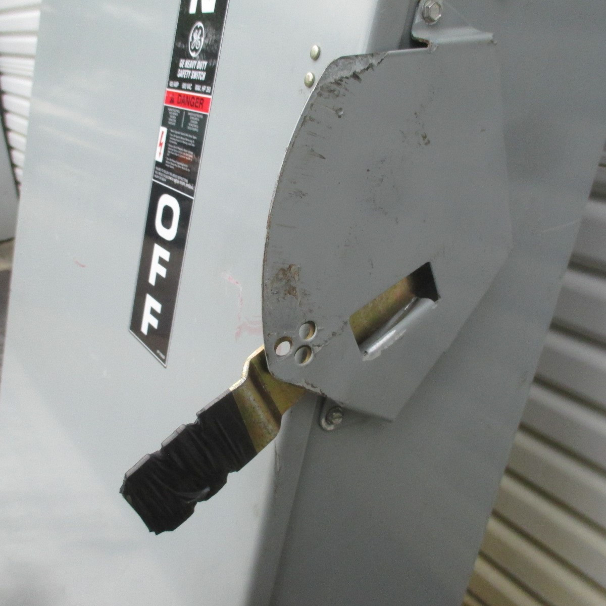 GE TH4365 (NO LABEL) 400 Amp 600V Heavy Duty Fused Safety Switch 4W 400A FLAWED (AH0568-1)