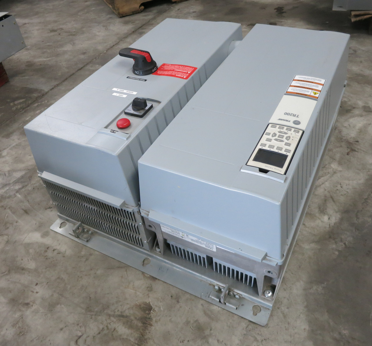 Trane TR200 134H3743 AC VS Drive 30 HP 240V 3PH Bypass VFD 240 VAC HVAC 92A (DW7280-2)