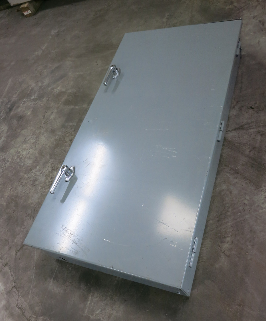 Square D NQOD 100A Main Breaker Panel Board 3PH 4W 208/120 100 Amp 208Y E2 3R (DW7277-1)