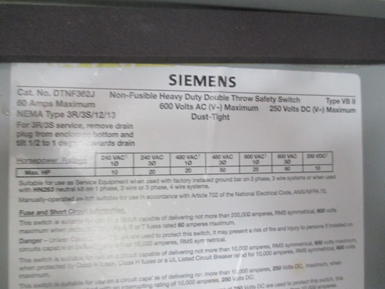 Siemens DTNF362J 60A 600V Non-Fusible Double Throw Heavy Duty 3R Safety Switch (AH0572-1)