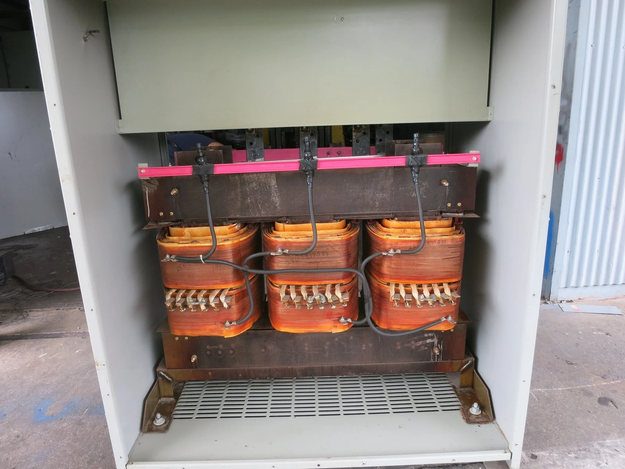 GE 450 kVA 2300 Delta to 460Y/266 V 3PH Transformer 9T25B5839G89 2300V 460 V (DW7284-1)