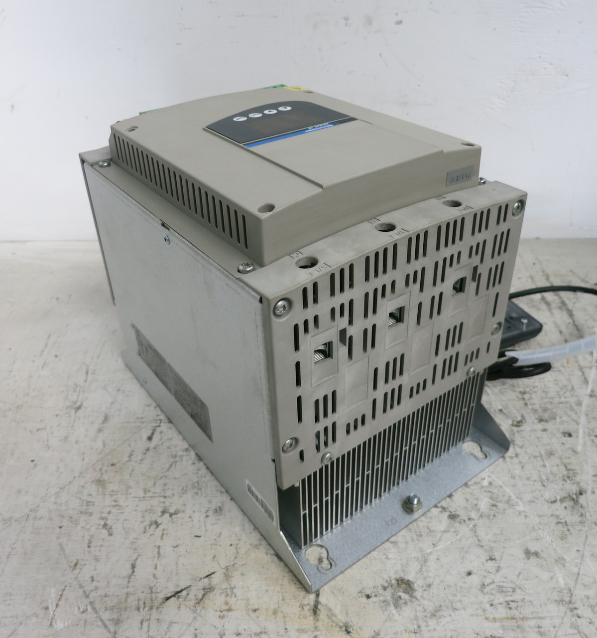 Telemecanique ATS48C11YU 75/100 HP Motor Soft Start AltiStart 48 Drive 75HP 460V (DW7296-1)