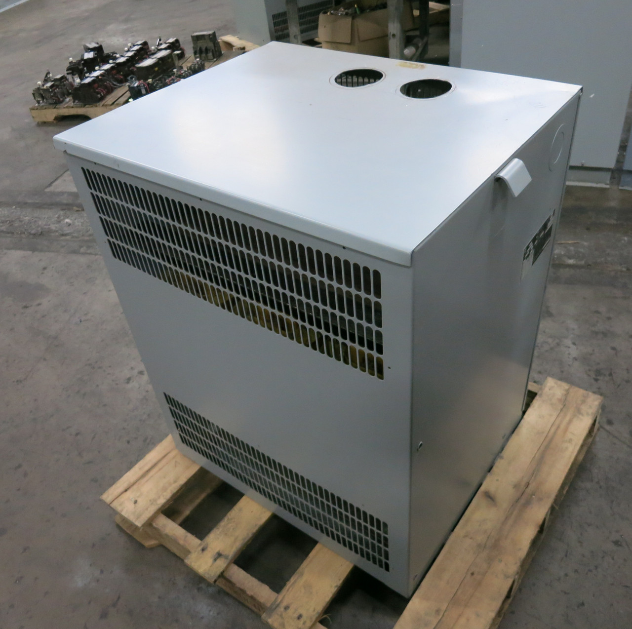 Hammond 118 kVA 460 Delta to 460Y/265 V 3PH Isolation Transformer 132050 460V (DW7304-6)