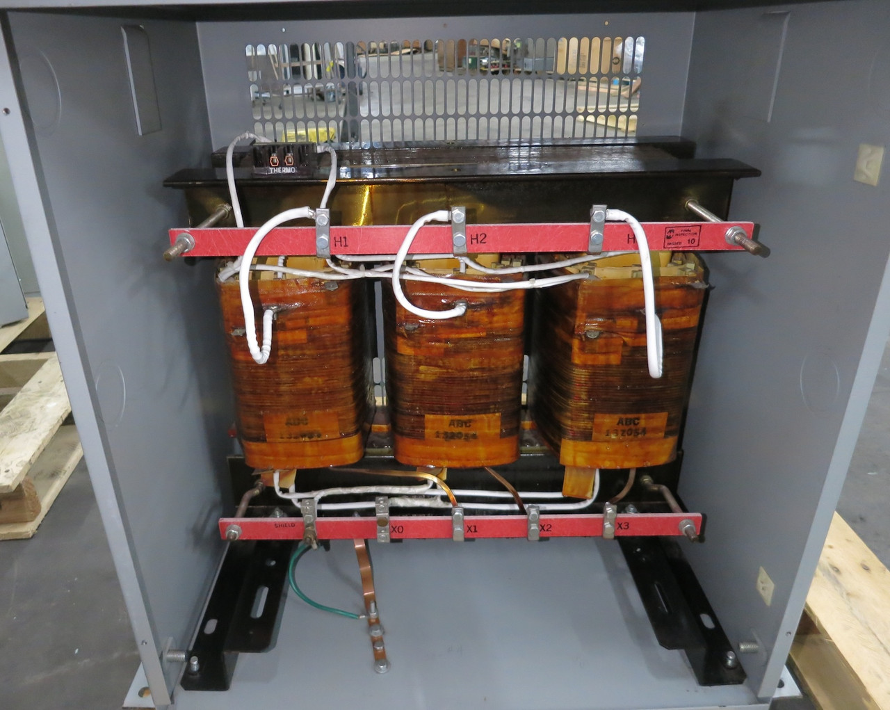 Hammond 51 kVA 460 Delta to 460Y/266 V 3PH Isolation Transformer 132054 460V (DW7316-1)