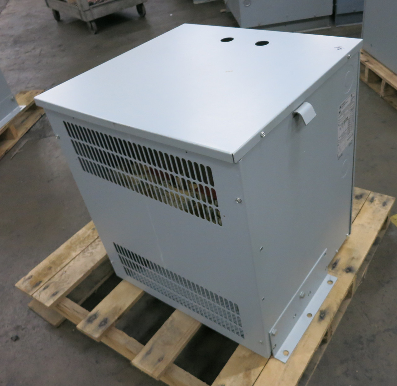 Hammond 34 kVA 460 Delta to 460Y/266 V 3PH Isolation Transformer D034JJMF 460V (DW7330-1)
