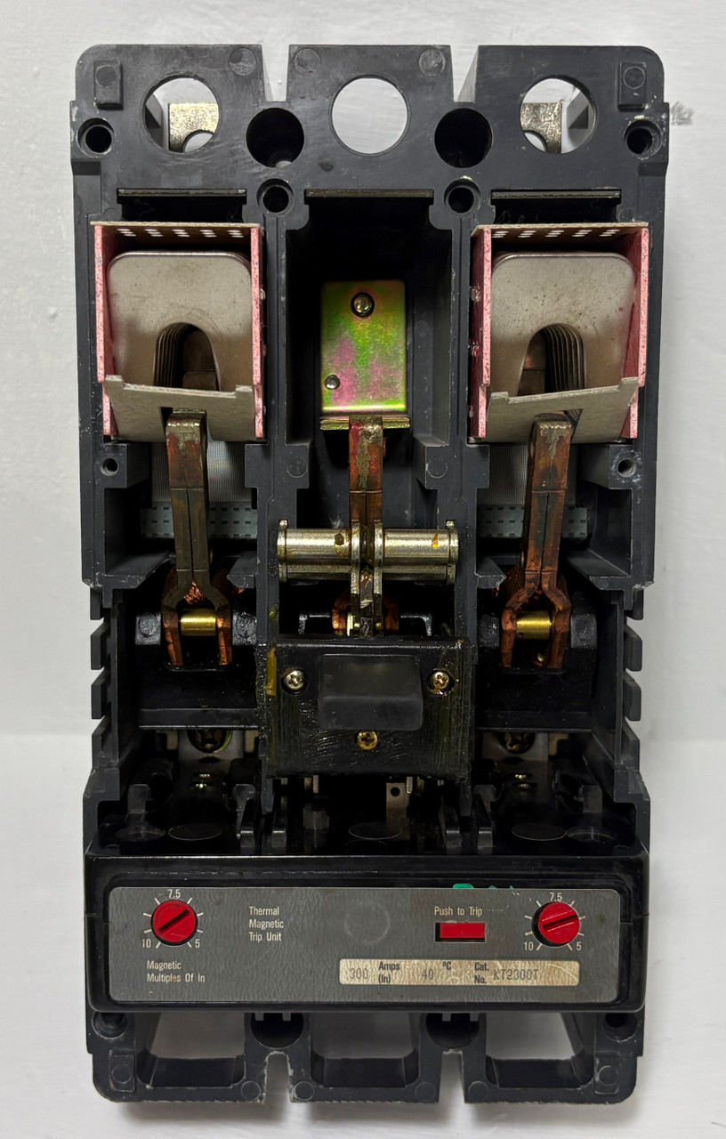 Cutler Hammer KD2400F 400A 2P Circuit Breaker Glossy Red 2 Pole w/ 300 Amp Trip (EM5525-1)