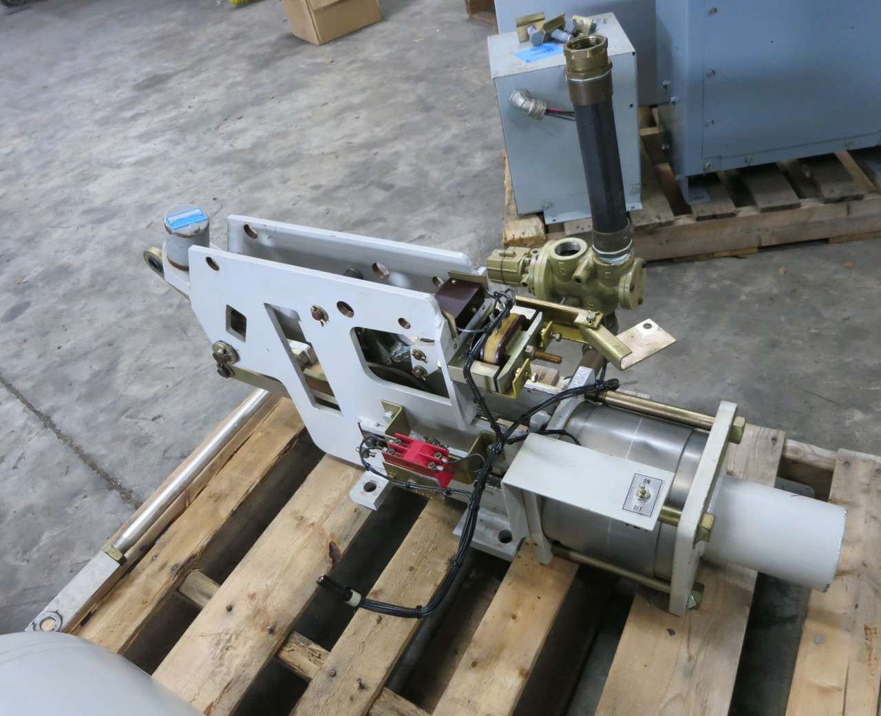 Siemens Type SA-7 Pneumatic Reclosing Mechanism SP Circuit Breaker SF6 Recloser (DW7375-1)