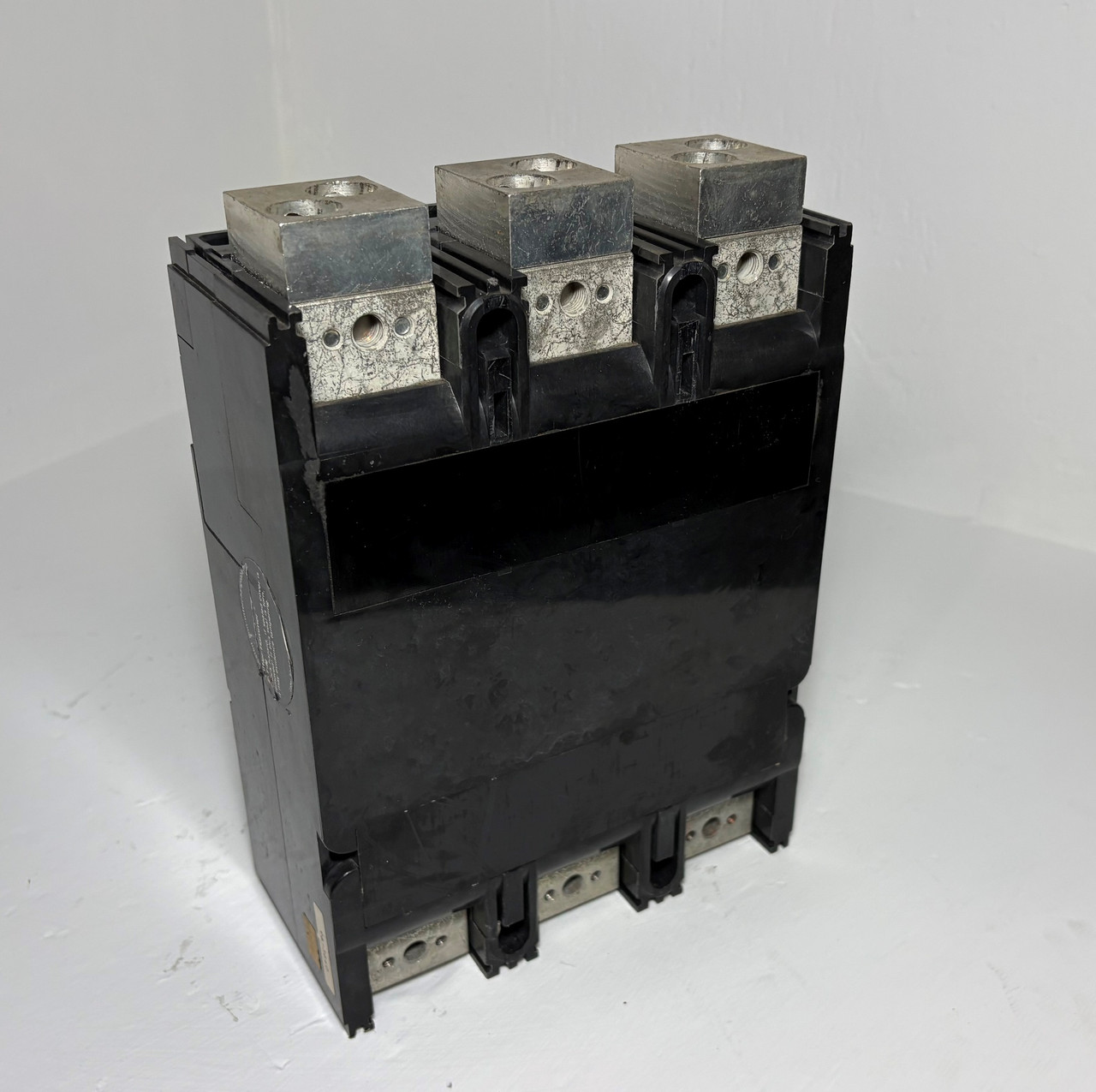 Cutler Hammer LSB360600E 600A Circuit Breaker w/ 600 Amp Trip Type LSE Eaton 3P (EM5532-1)