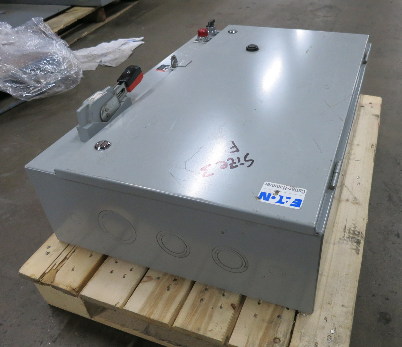 NEW Eaton 100A Fusible Size 3 Starter Combination Combo Box AN16KN0 208V 100 Amp (DW7380-1)