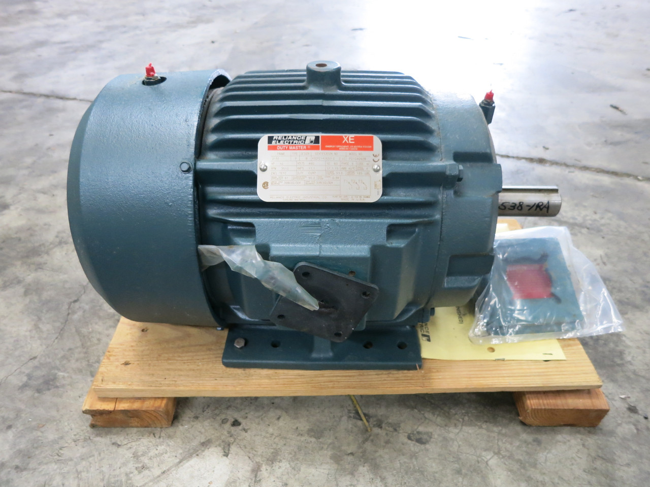 NEW Reliance 10 HP AC Motor 460V 215T TEFC 3510 RPM Duty Master XE P21G4062B (DW7390-1)